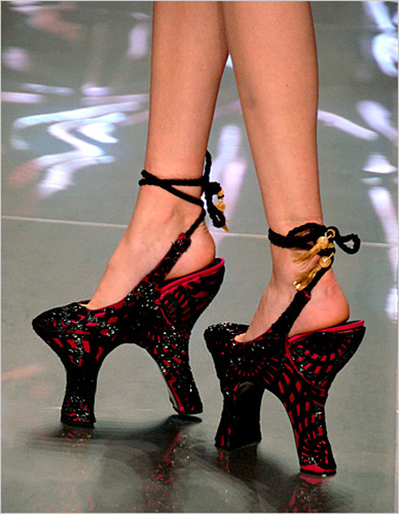 Another 12 Of The Weirdest Shoes Ever Weird Shoes Strange Shoes Oddee 5615