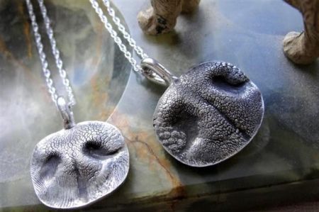 dogs ashes into necklace