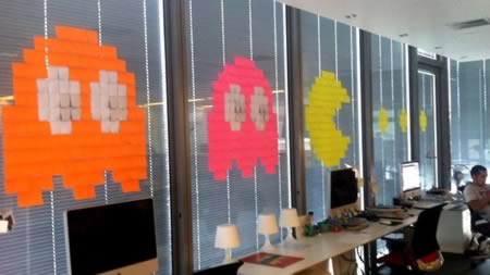 12 Coolest Pictures of Post-it War - post it war pictures - Oddee