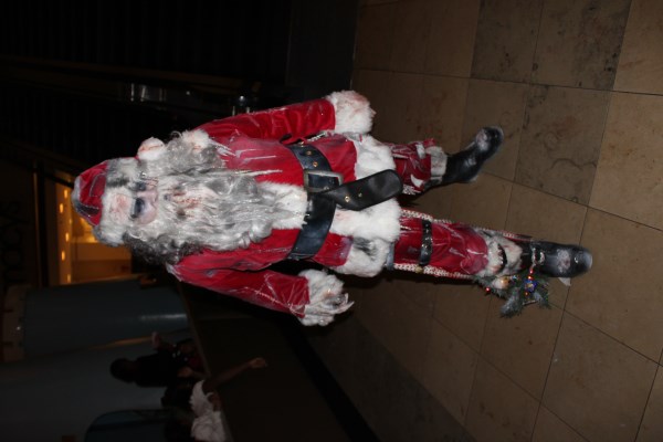 10 More Real Life Bad Santas Oddee