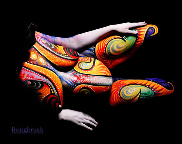 12 Amazing Pregnant Belly Artworks Oddee   A99499 Belly Art 5 