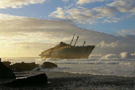 9 Mysterious Ghost Ships - Oddee